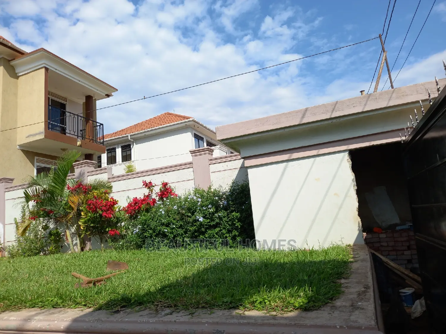 Furnished 4bdrm Duplex in Kira for sale in Kira