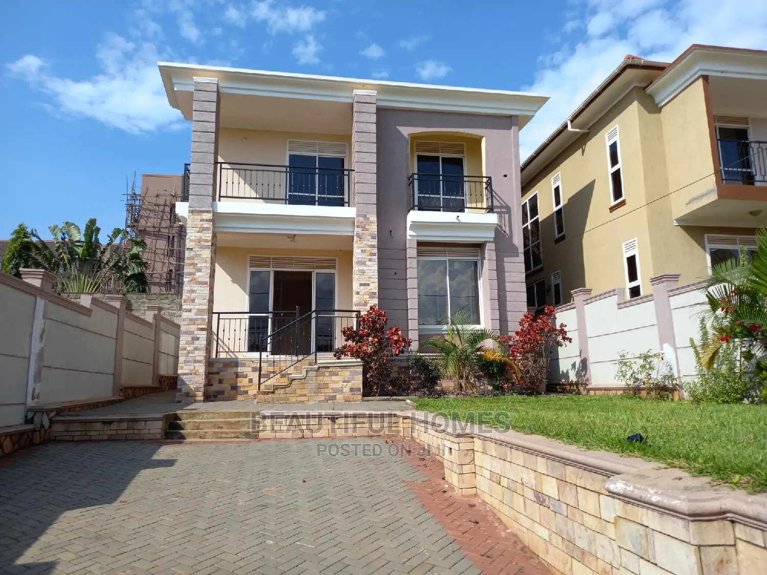 Furnished 4bdrm Duplex in Kira for sale in Kira