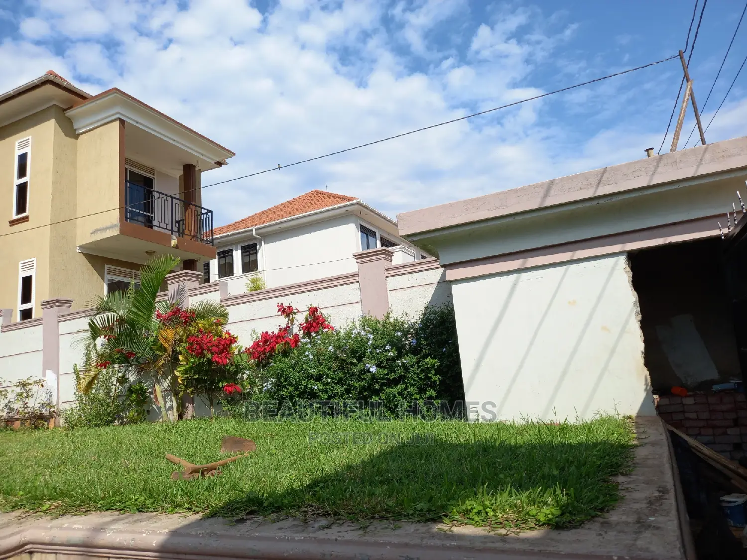 Furnished 4bdrm Duplex in Kira for sale in Kira