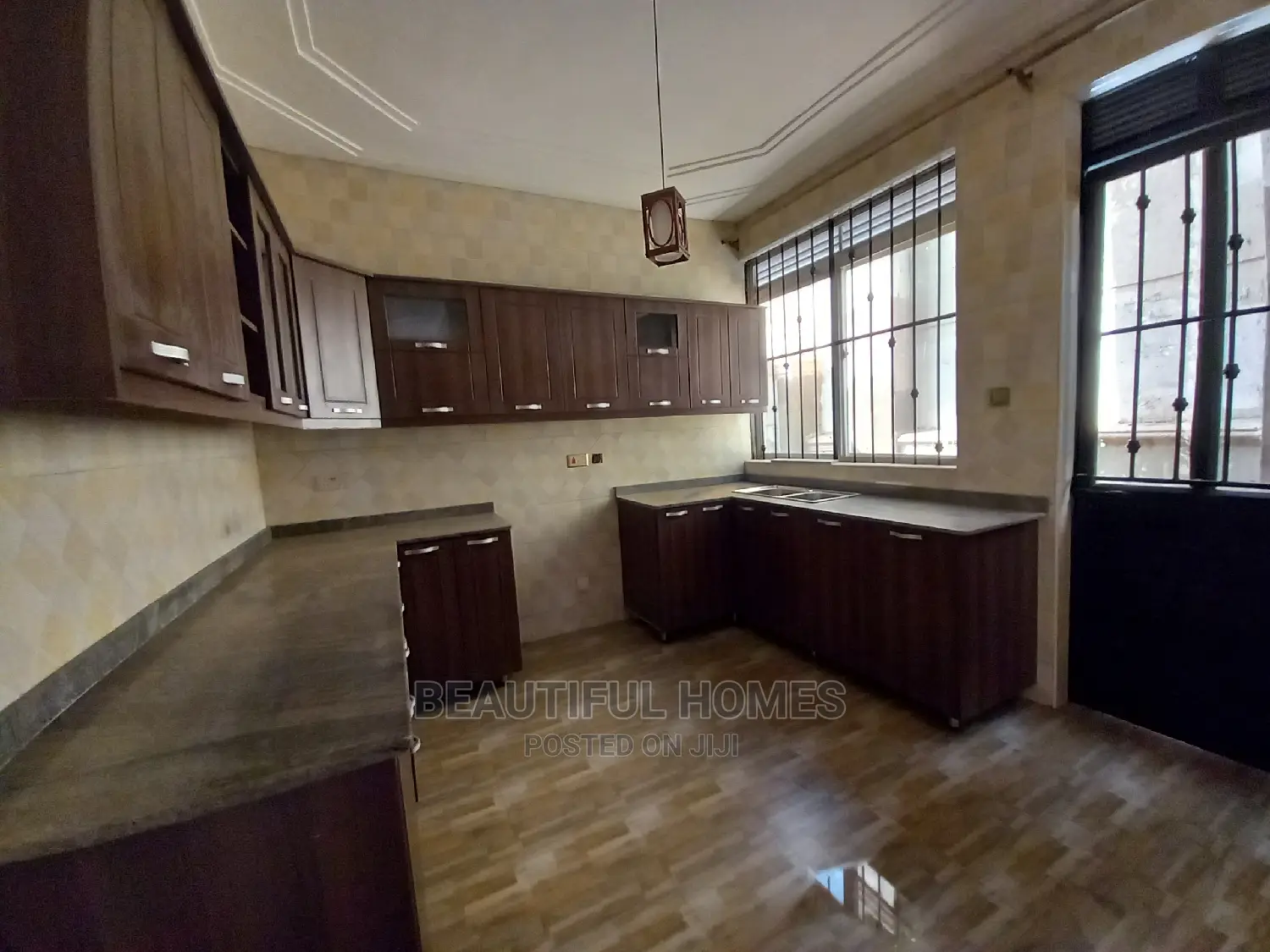 Furnished 4bdrm Mansion in Kira for sale in Kira