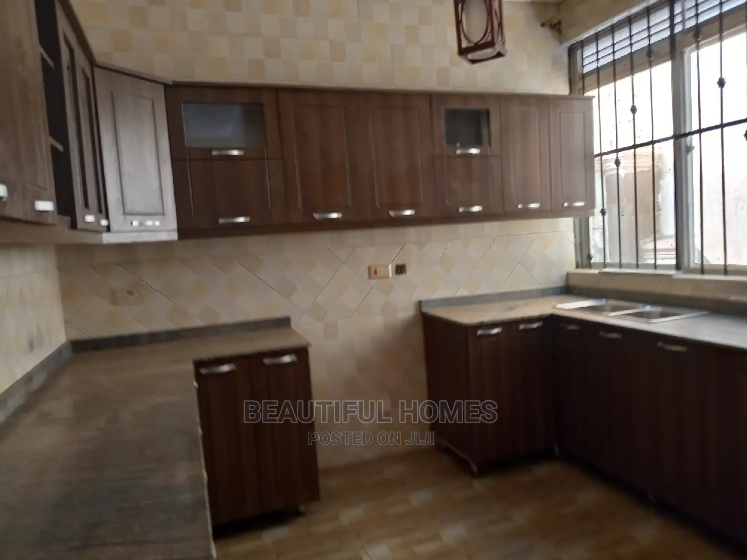 Furnished 4bdrm Mansion in Kira for sale in Kira