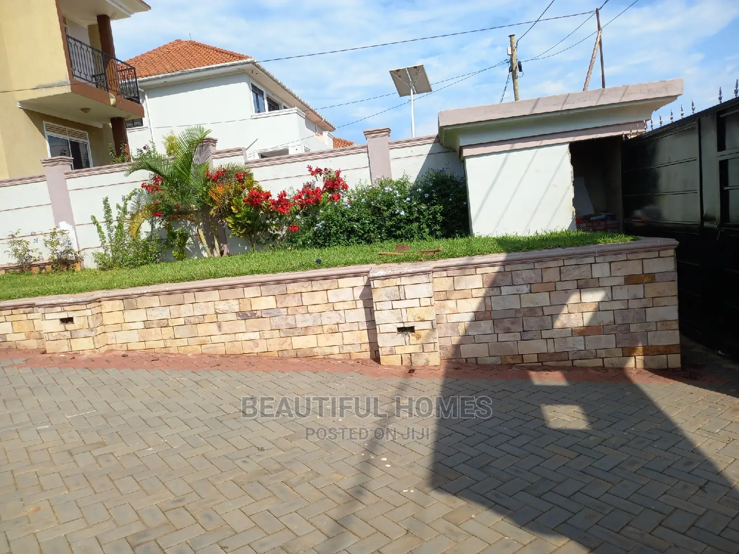 Furnished 4bdrm Maisonette in Kira 1 for sale in Kira