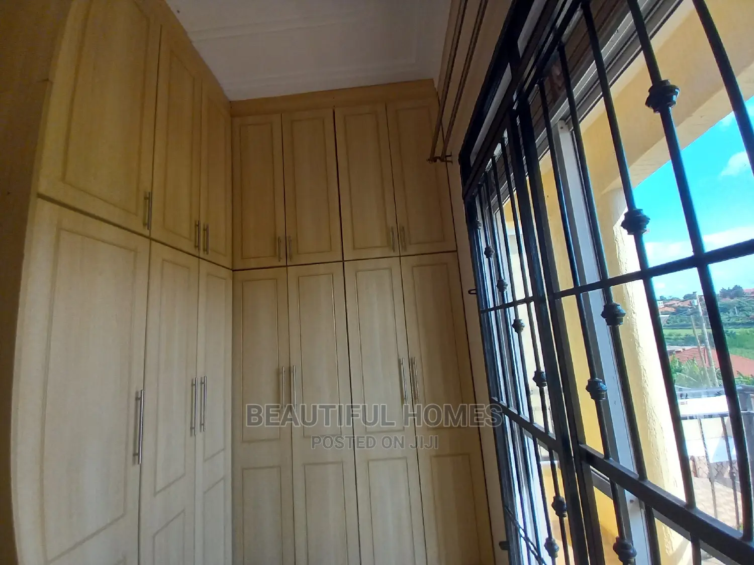 Furnished 4bdrm Mansion in Kira for sale in Kira