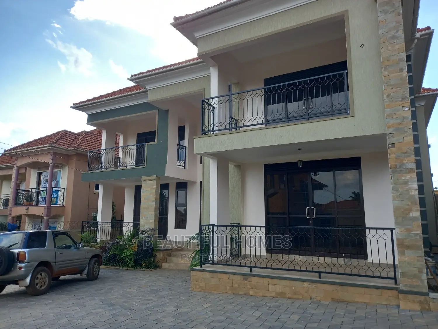 Furnished 6bdrm Duplex in Kira Corporate Class for sale in Kira