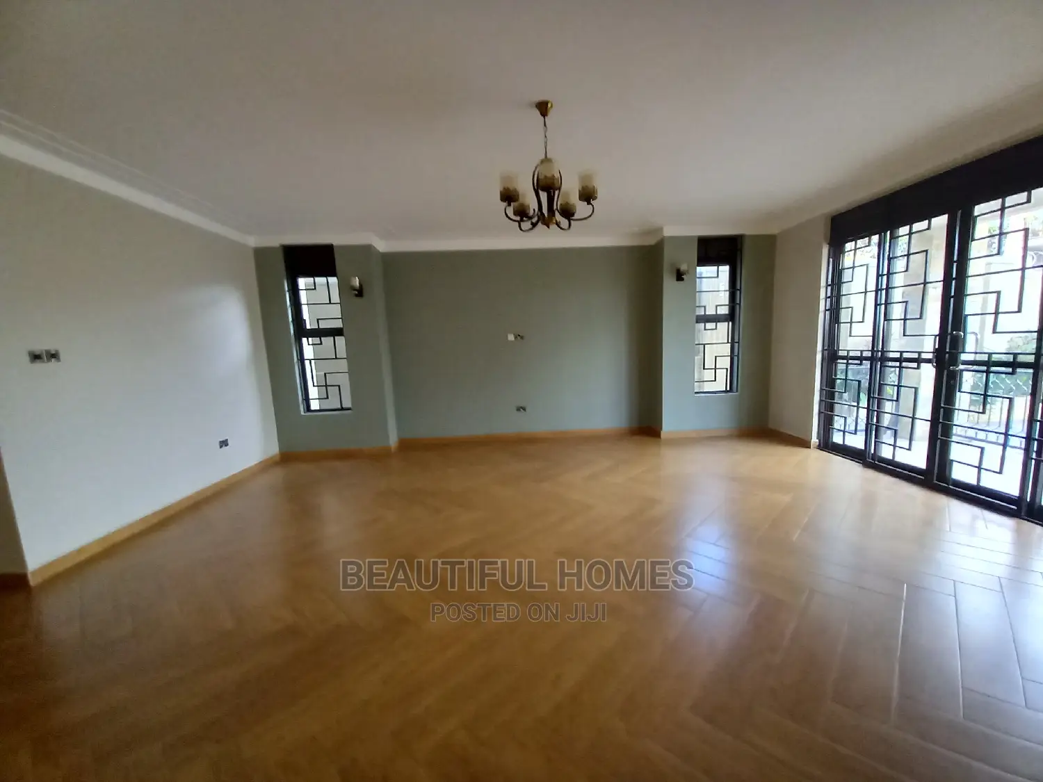 Furnished 6bdrm Duplex in Kira Corporate Class for sale in Kira