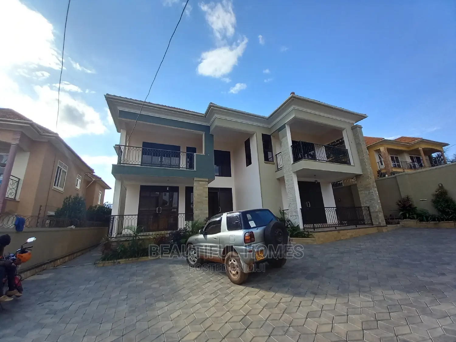 Furnished 6bdrm Mansion in Kira  Wealthy for sale in Kira