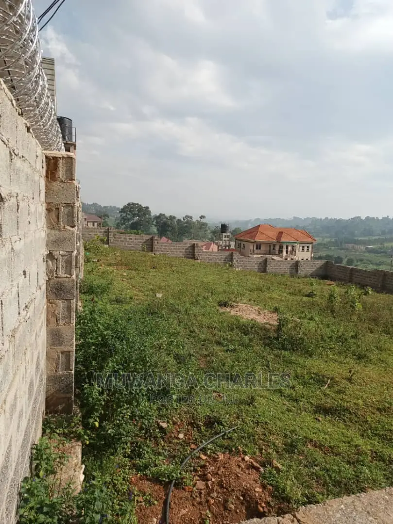Plot's in Kira Kitikifumba on Quick Sale in Central Division