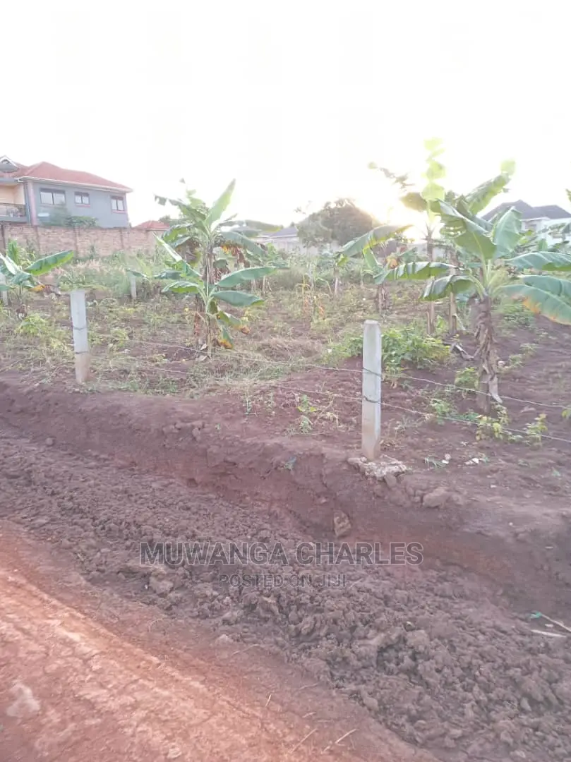 Plot in Kisasi Baha'i Road on Quick Sale in Central Division