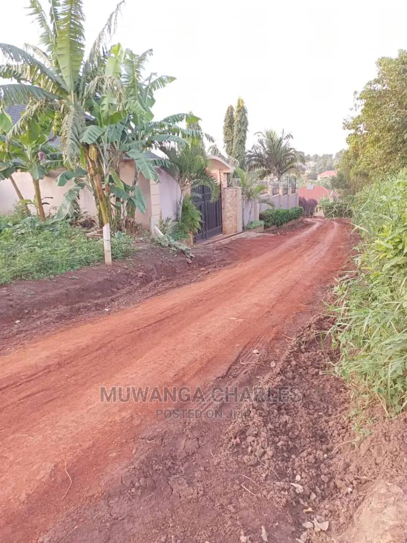 Plot's in Kira Kitukutwe on Quick Sale in Central Division