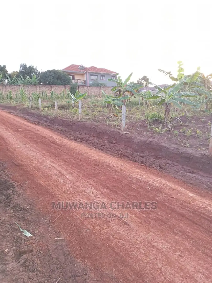 Plot's in Kira Kitukutwe on Quick Sale in Central Division