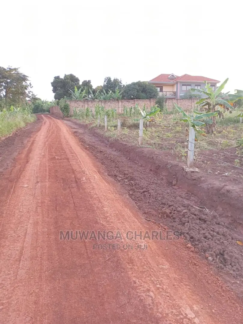 Plot's in Kira Kitukutwe on Quick Sale in Central Division
