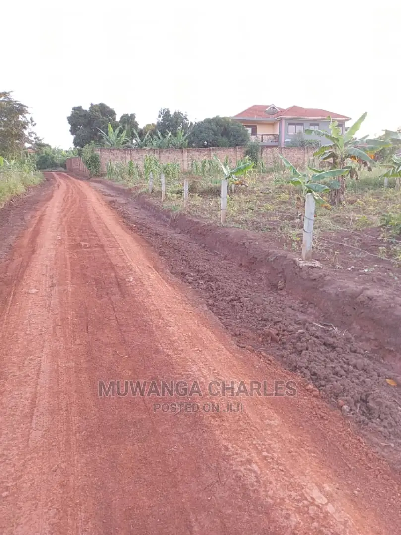 Plot's in Kira Kitukutwe on Quick Sale in Central Division