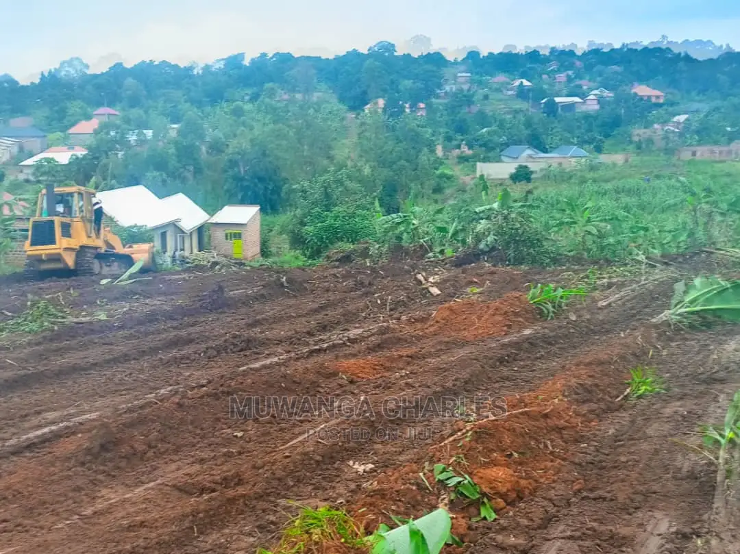 Plot's in Gayaza Busika on Quick Sale in Central Division
