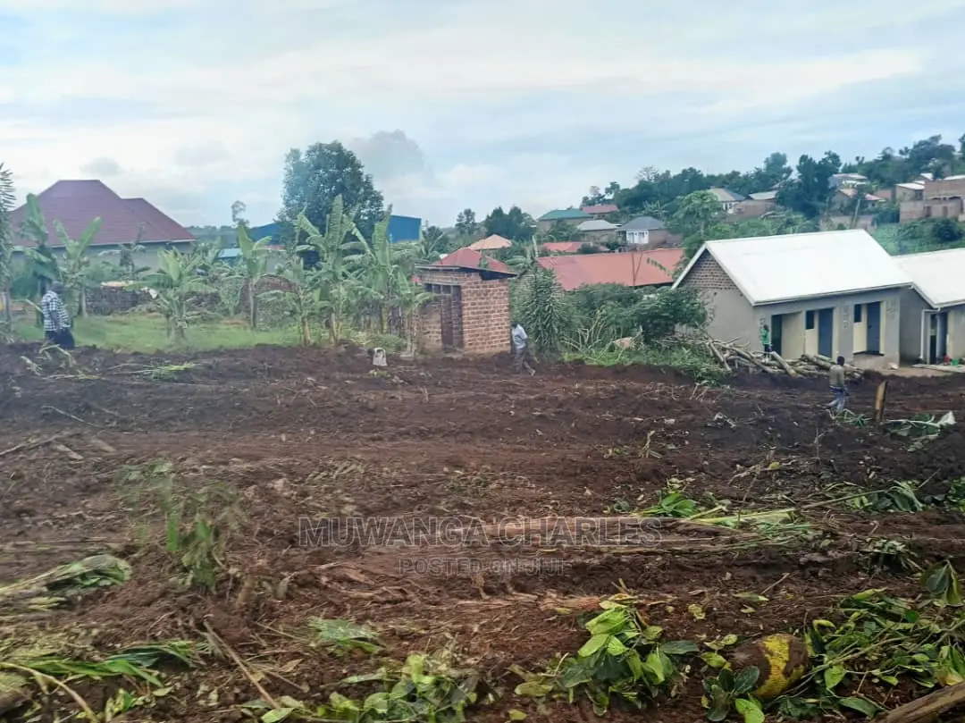 Plot's in Gayaza Busika on Quick Sale in Central Division