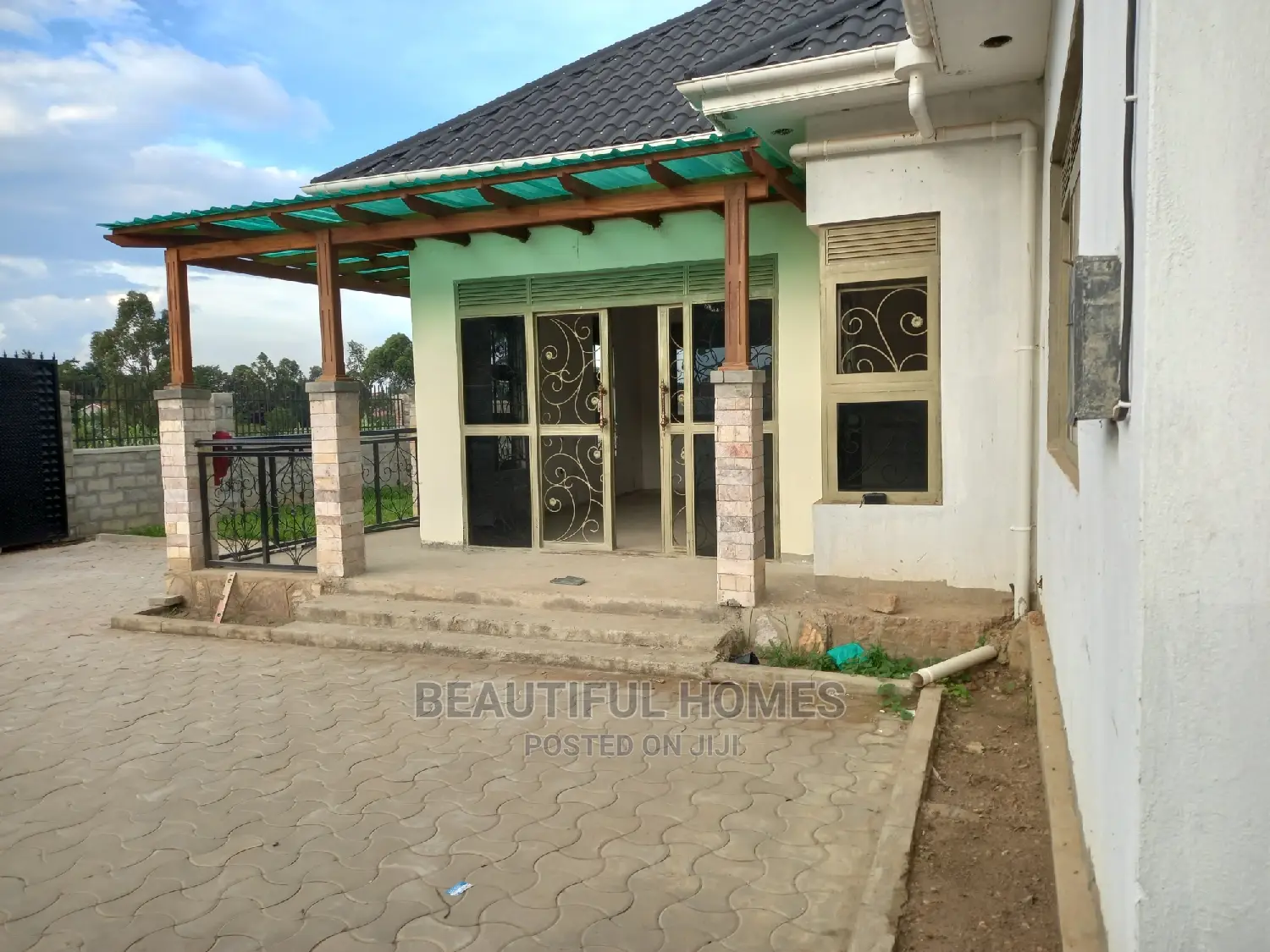 Furnished 4bdrm Bungalow in Kyaliwajjara, Central Division for sale in Central Division