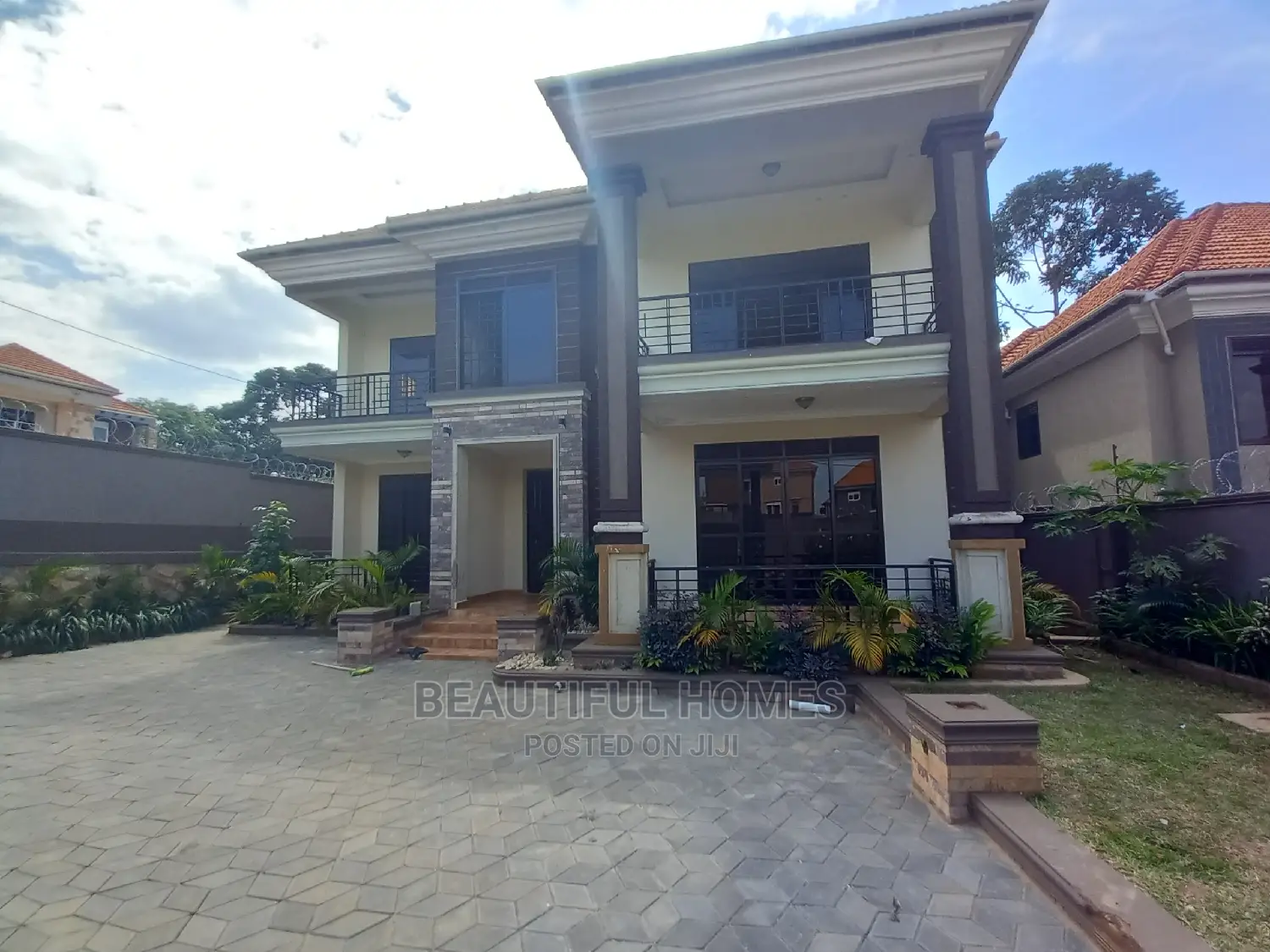 Furnished 5bdrm Duplex in Kisaasi, Central Division for sale in Central Division