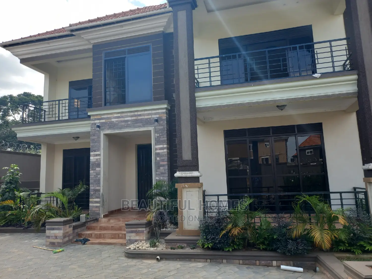 Furnished 5bdrm Duplex in Kisaasi, Central Division for sale in Central Division