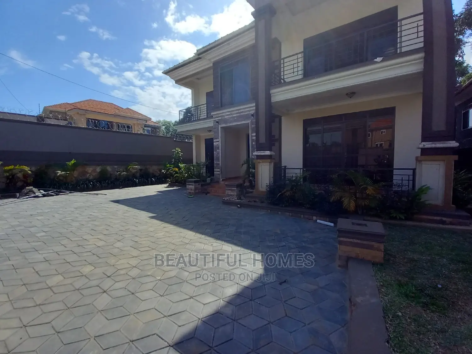 Furnished 5bdrm Mansion in Kisaasi, Nakawa for sale in Nakawa