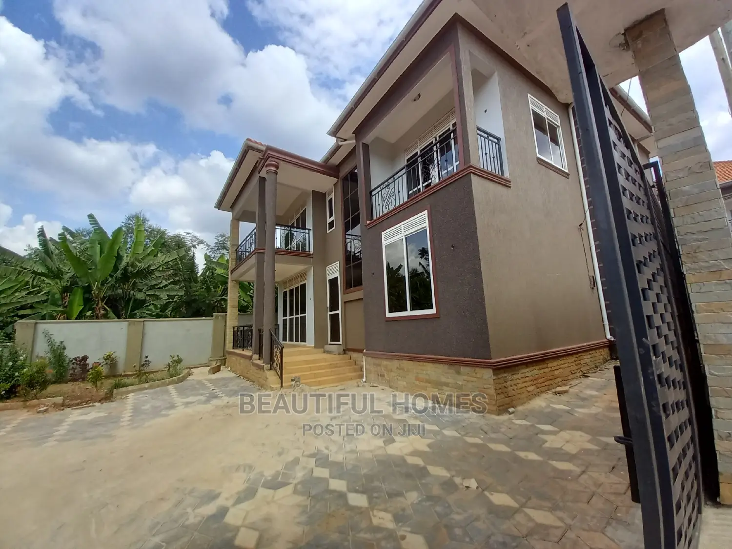 Furnished 5bdrm Duplex in Kira for sale in Kira