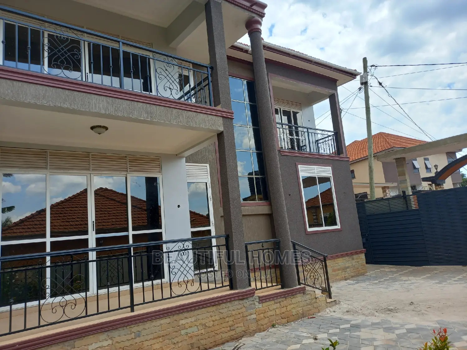 Furnished 5bdrm Mansion in Kira for sale in Kira