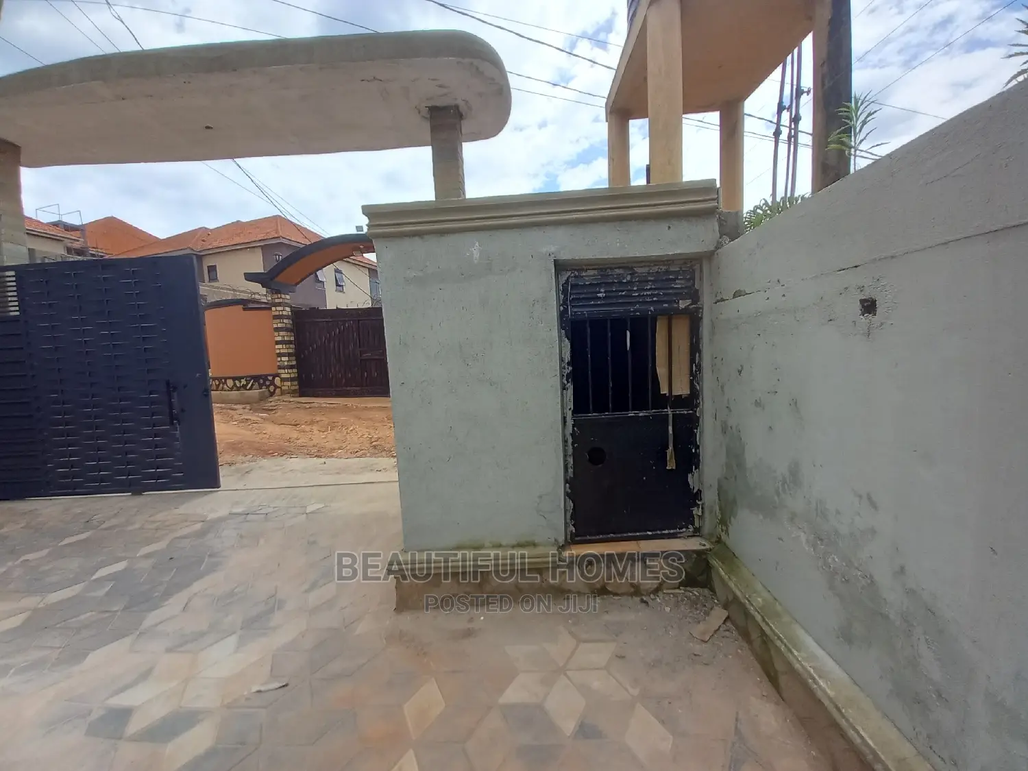 Furnished 5bdrm Mansion in Kira for sale in Kira
