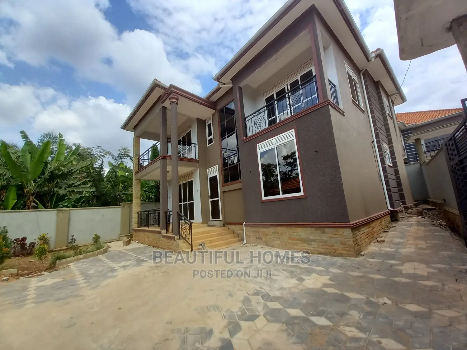 Furnished 5bdrm House in Kira All Tarmack for sale in Kira