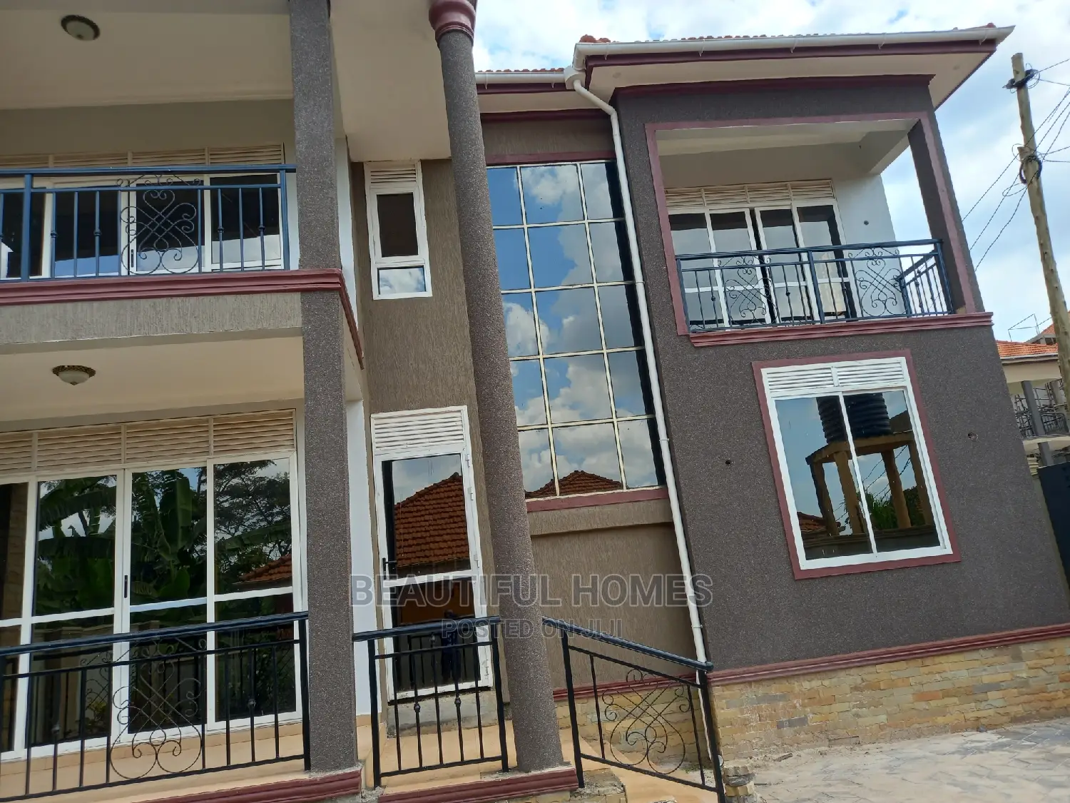 Furnished 5bdrm Duplex in Kira for sale in Kira