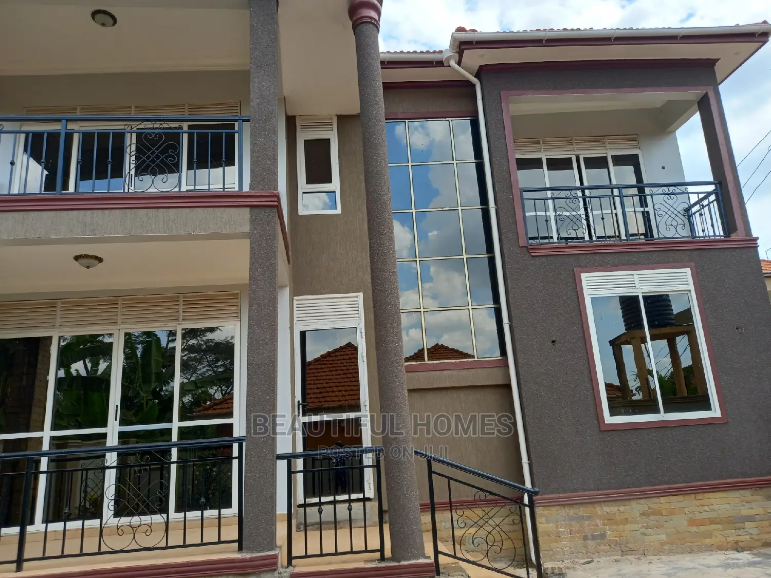 Furnished 5bdrm Duplex in Kira for sale in Kira