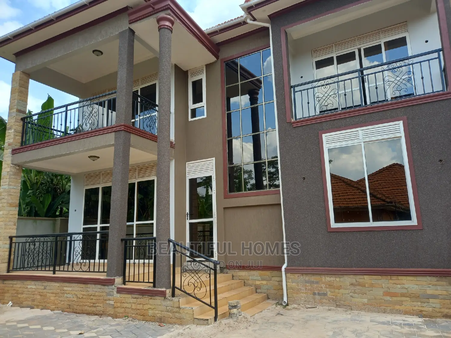 Furnished 5bdrm Duplex in Kira for sale in Kira