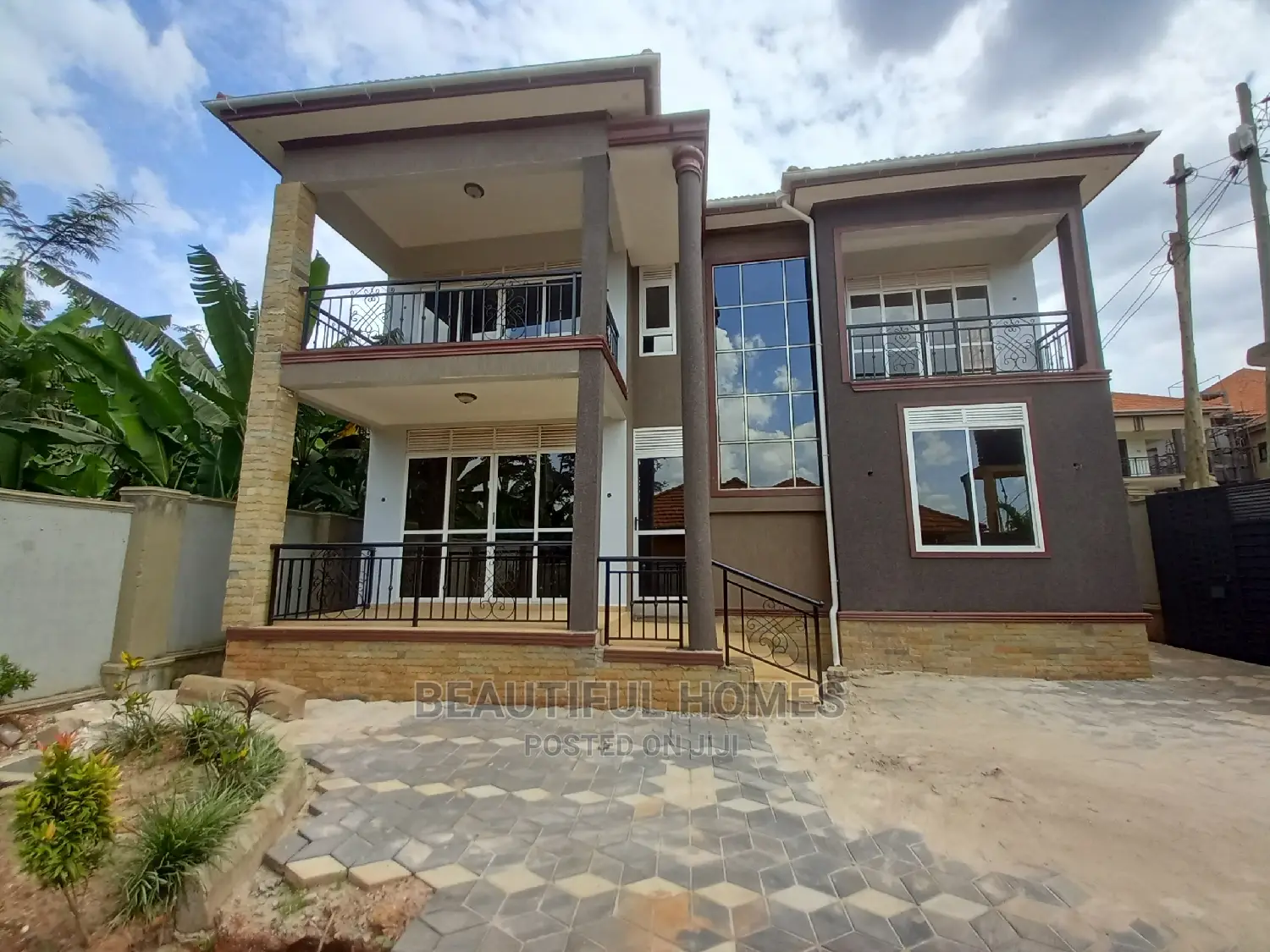 Furnished 5bdrm Duplex in Kira Corporate for sale in Kira