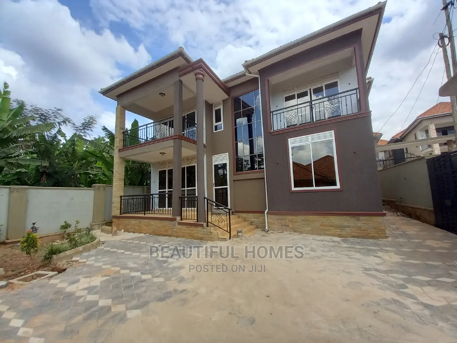 Furnished 5bdrm Duplex in Kira Corporate for sale in Kira