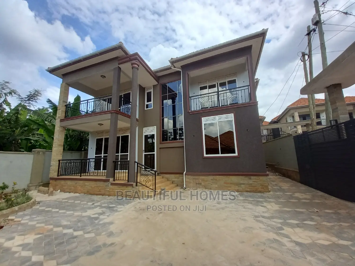 Furnished 5bdrm Duplex in Kira Corporate for sale in Kira