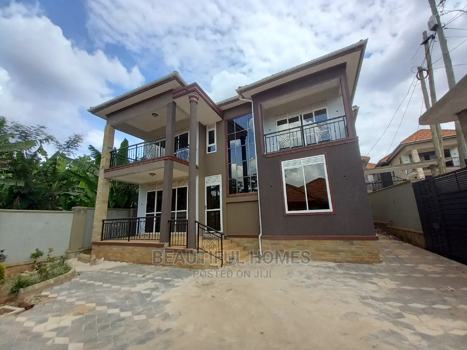Furnished 5bdrm Duplex in Kira Corporate for sale in Kira
