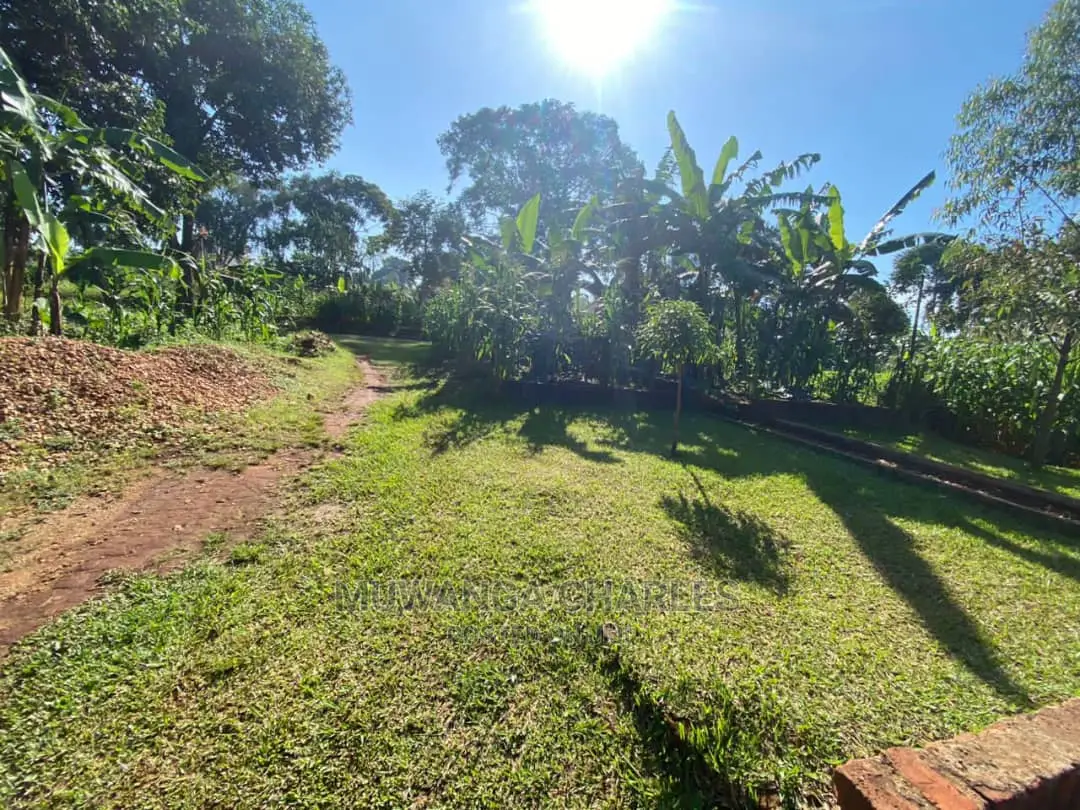 4acres of Land in Zirobwe on Quick Sale in Central Division
