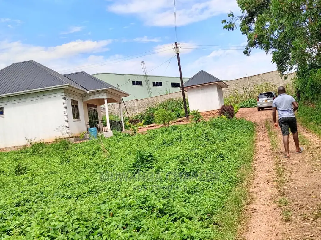 Plot's in Kira on Quick Sale in Central Division