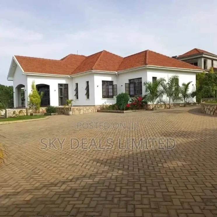 3bdrm Bungalow in Kayanja Ring, Nakawa for rent in Nakawa