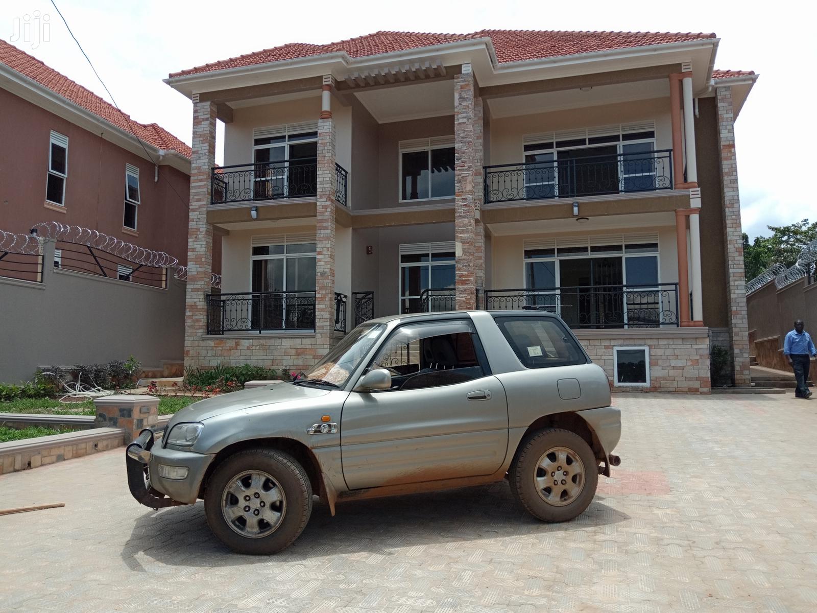 Kira's High Class Neigbourhood House Om Quick Sell in Kampala