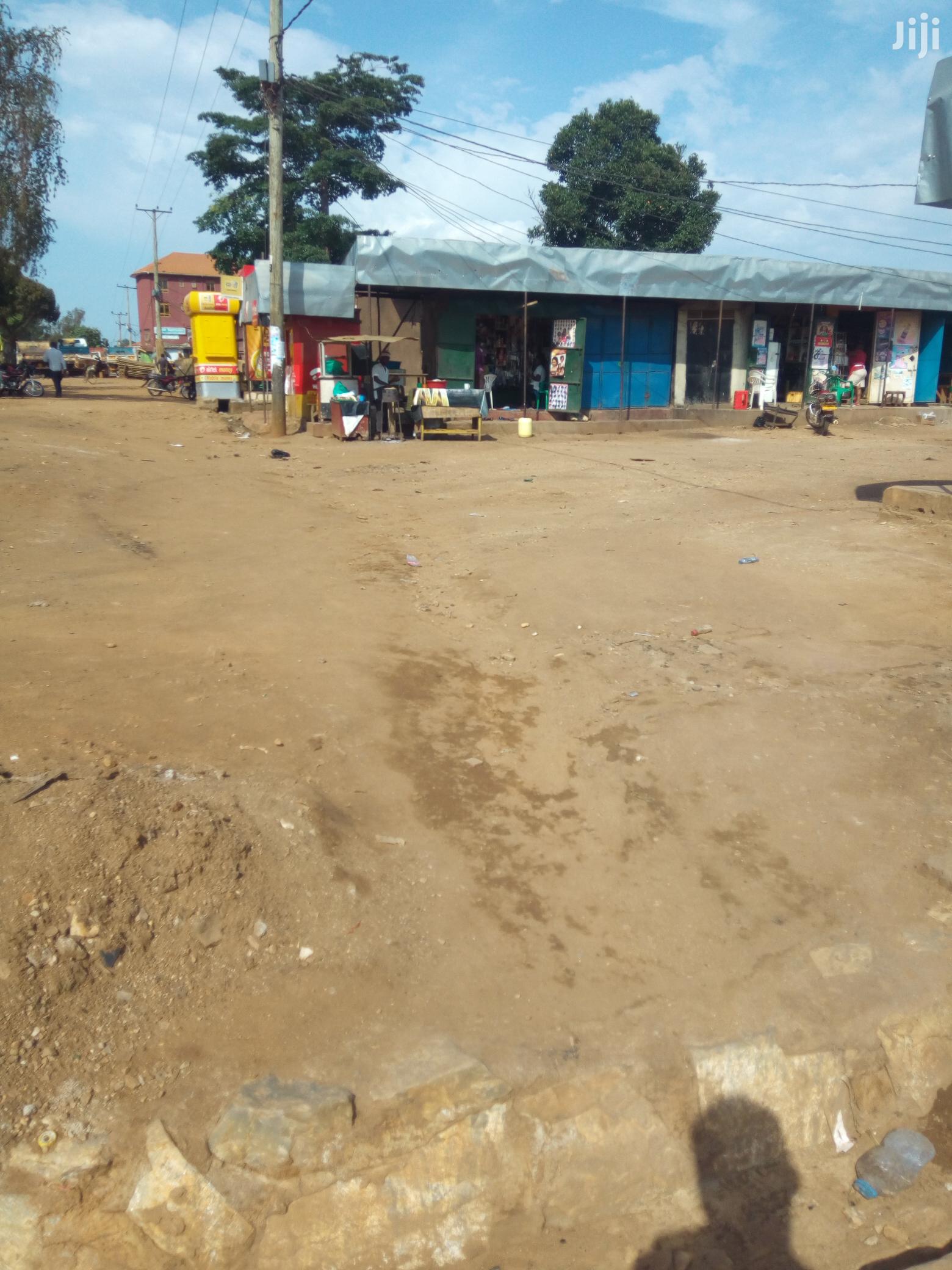 Kyaliwajara Town Commercial Plot on Quick Sell in Kampala