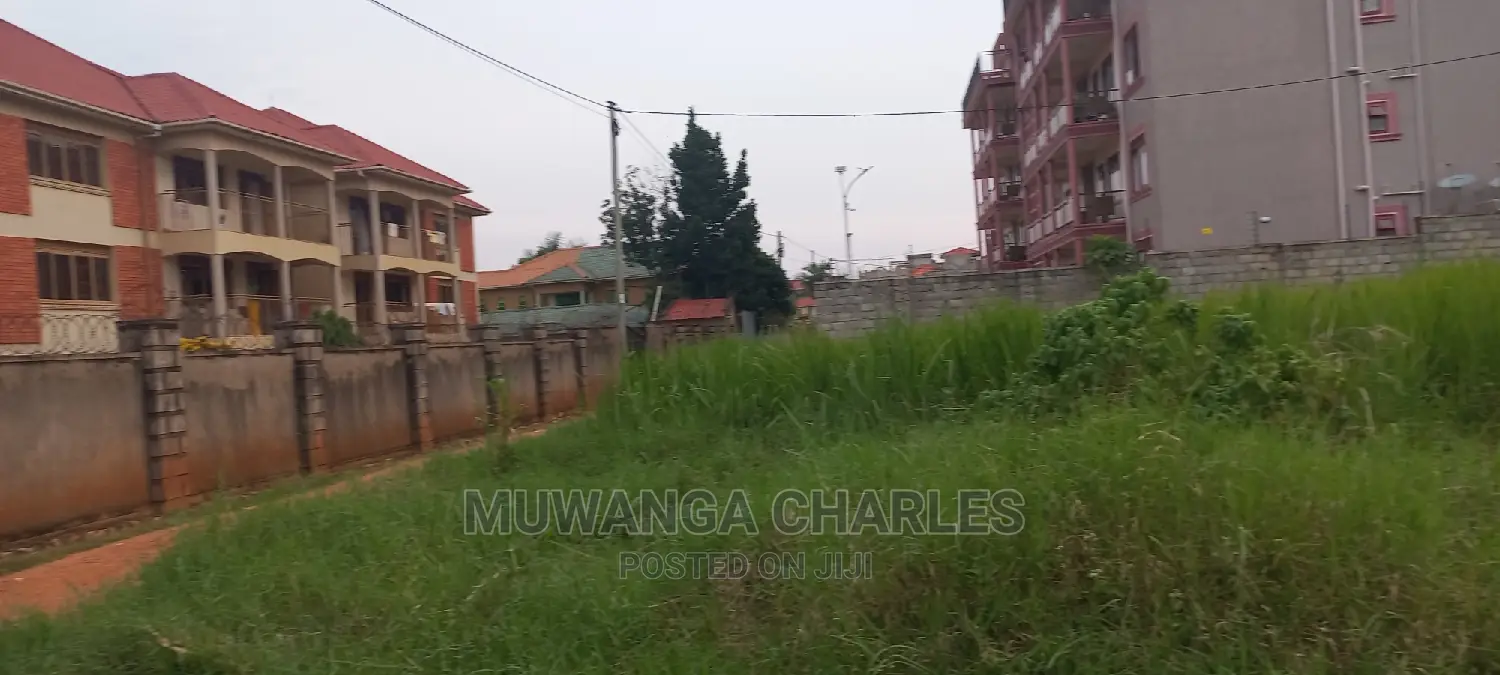 Plot's in Buwate on Quick Sale in Central Division