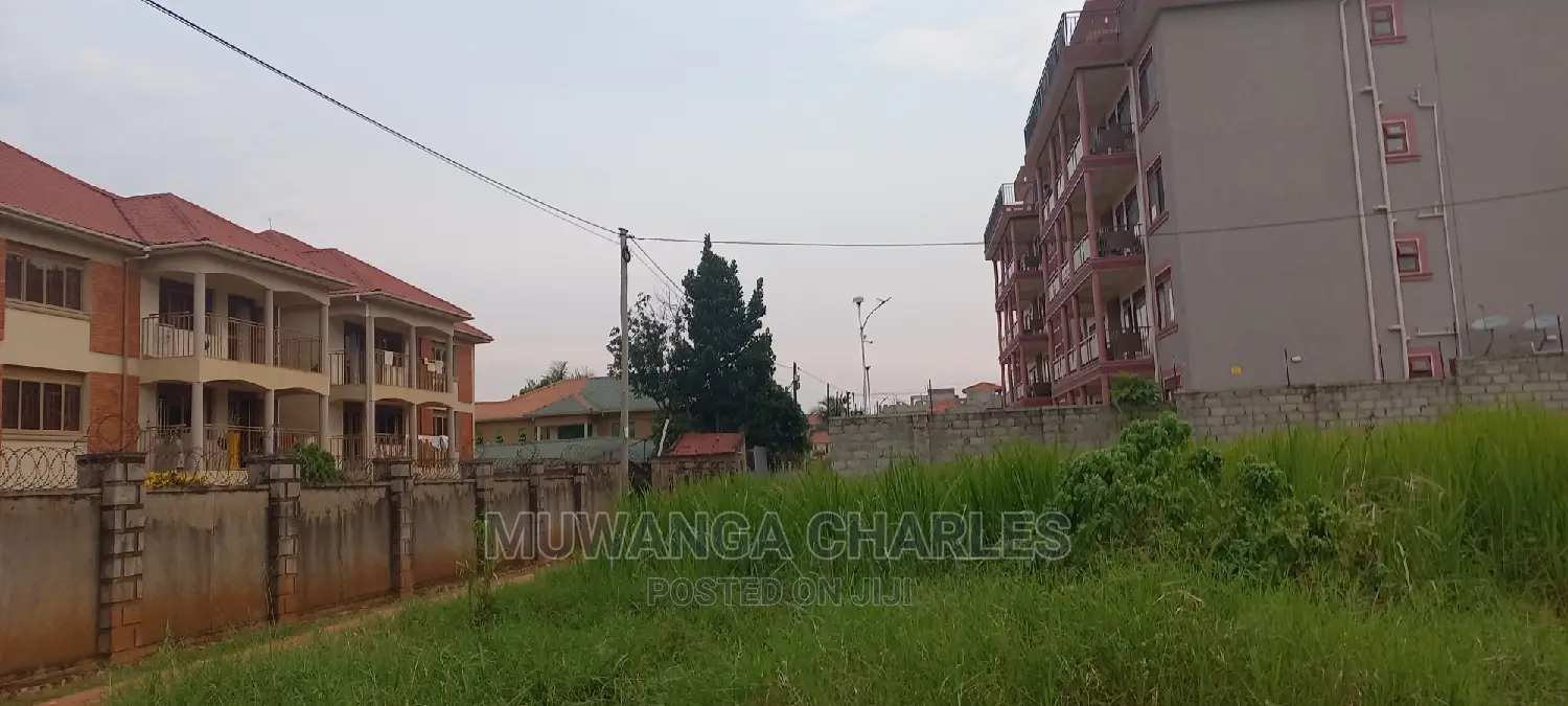Plot's in Buwate on Quick Sale in Central Division