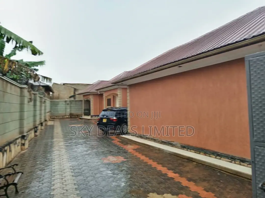 1bdrm Bungalow in Bukooto, Nakawa for rent in Nakawa