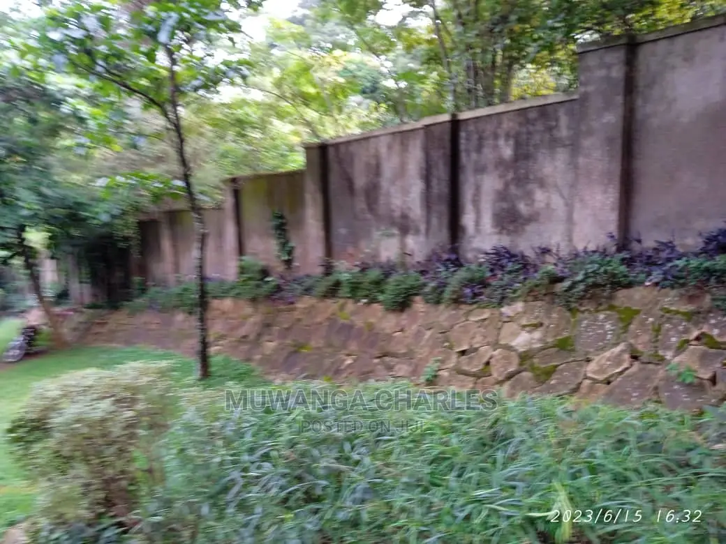 Plots in Kira Kitukutwe on Sale in Central Division