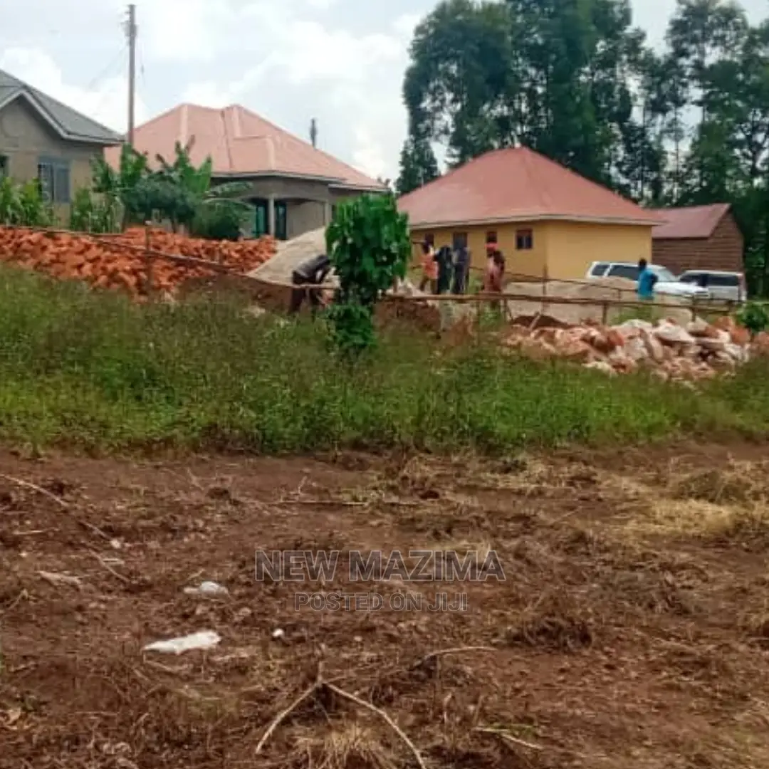 Very Prime Plot on Quicksale in Nsangi Maya Near Tarmac in Central Division