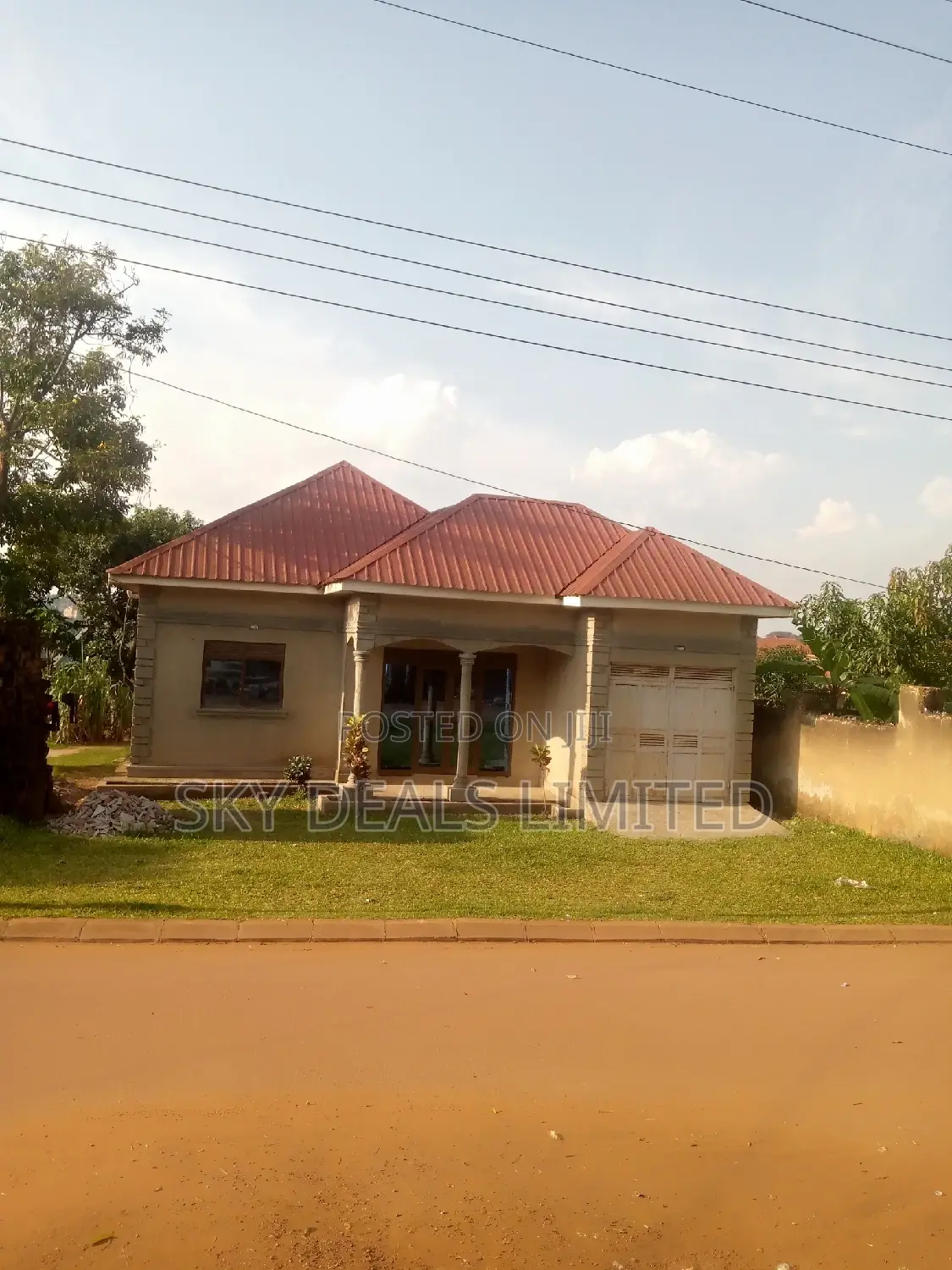 3bdrm Bungalow in Gayaza Road, Nakawa for sale in Nakawa
