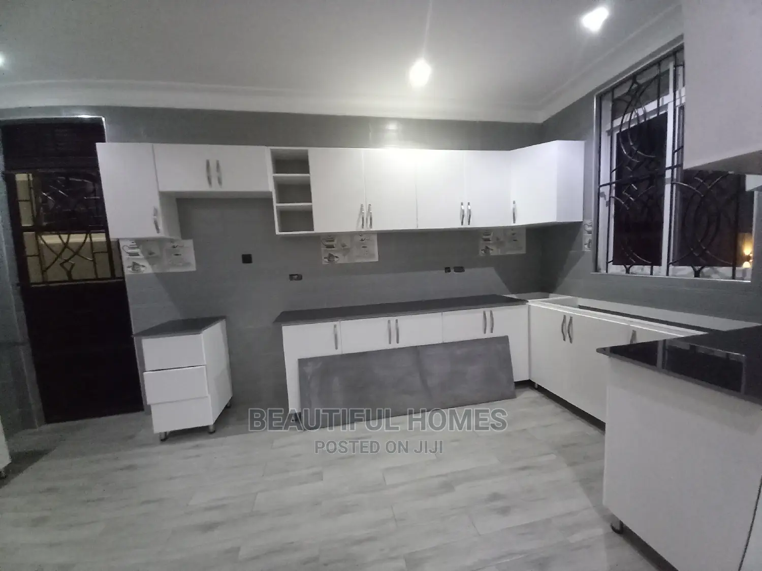 Furnished 6bdrm Duplex in Kira for sale in Kira