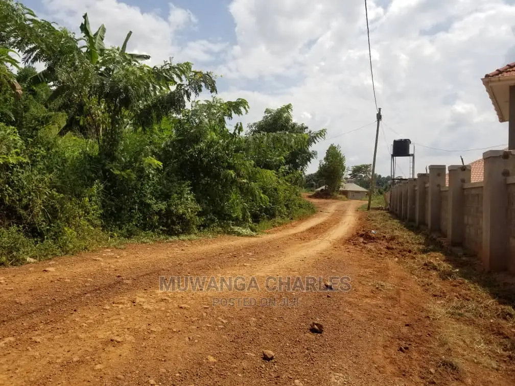 Plot's in Gayaza Kimwanyi on Quick Sale in Central Division