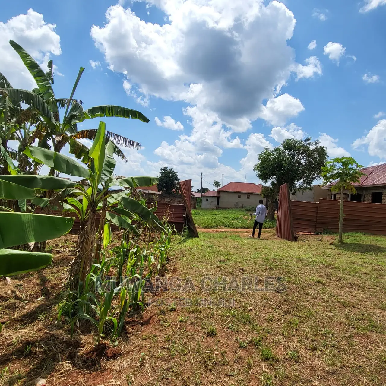 Commercial 35decimals Plot in Kyebando on Quick Sale in Central Division