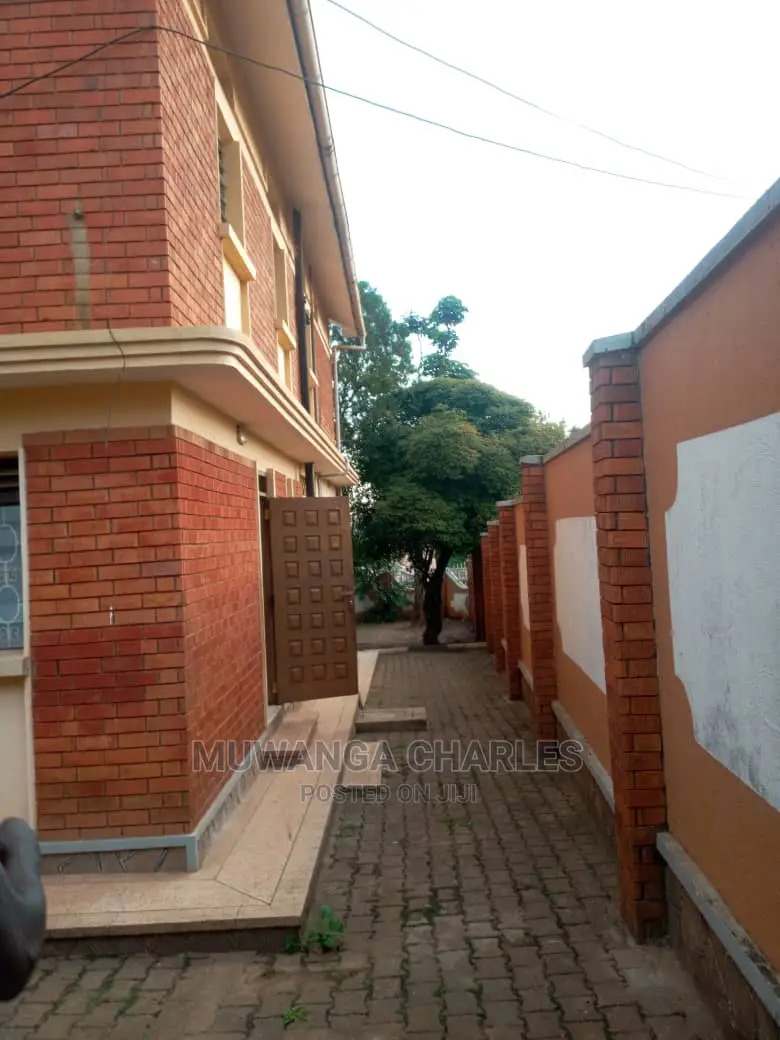 5bdrm Duplex in Fs Properties Ltd, Central Division for rent in Central Division