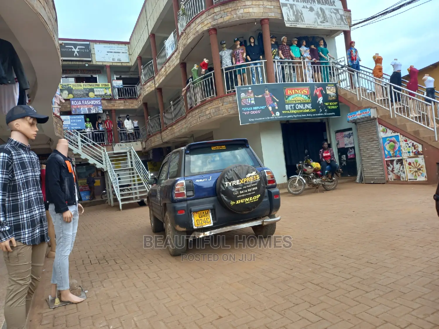Building in Kyaliwajjara for Sale in Central Division