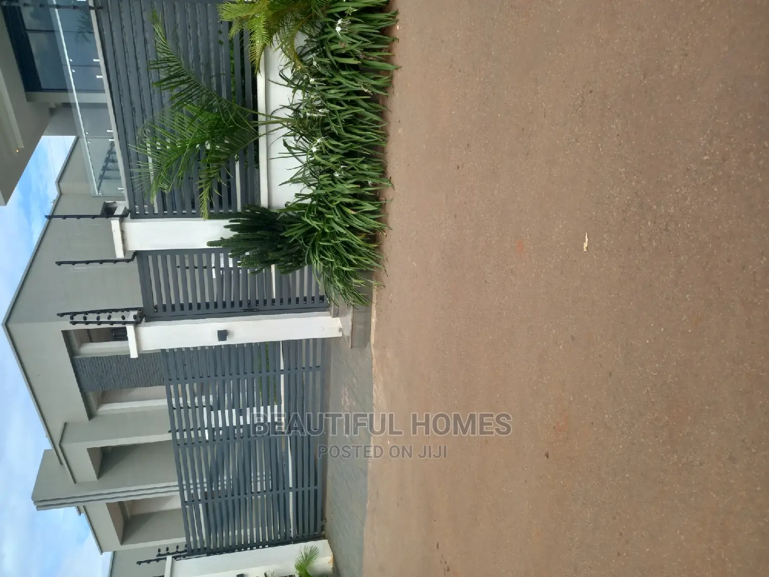 Furnished 5bdrm Mansion in Bunga Gabardine Road, Makindye for sale in Makindye
